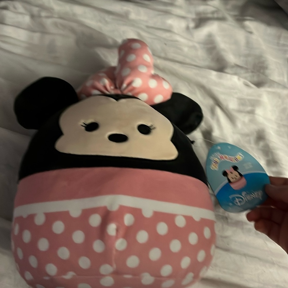Minnie Disney nwt squishamallow